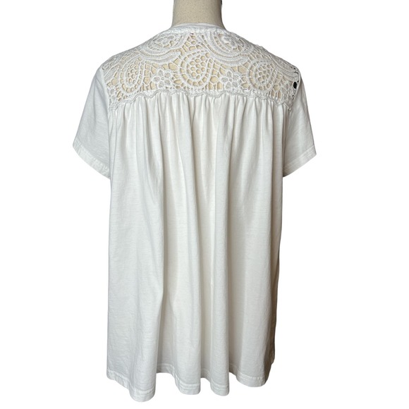 Eri & Ali Blouse in White with Crochet Lace at Neckline Size M - Picture 3 of 6
